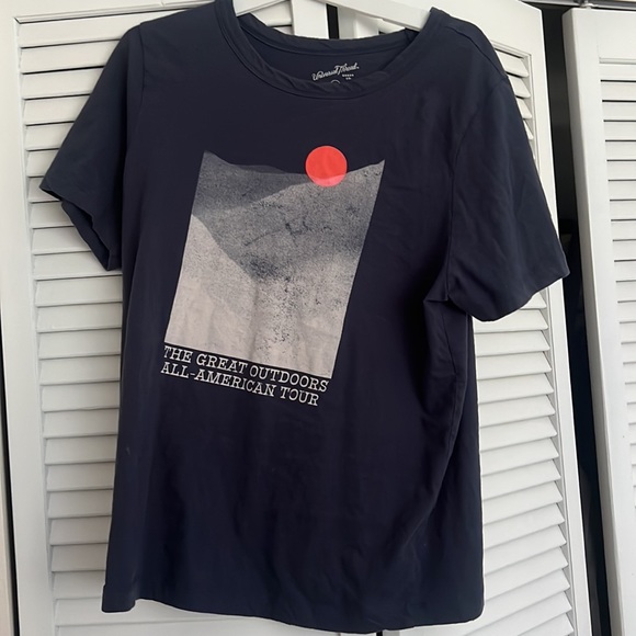 Universal Thread T-Shirt Bundle - Picture 2 of 5